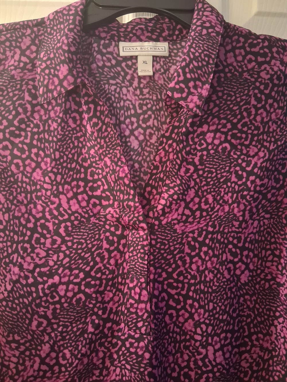 Dana Buchman Purple and Black Sleeveless Animal-Print V-Neck Shell Top - Picture 4 of 4